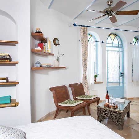 Above The Spring Bed and Breakfast Jeruzalem Buitenkant foto