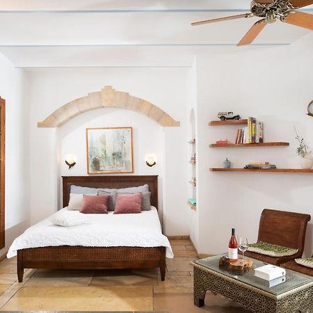 Above The Spring Bed and Breakfast Jeruzalem Buitenkant foto